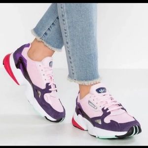Adidas falcon women sneakers sz6.5 cute and casual